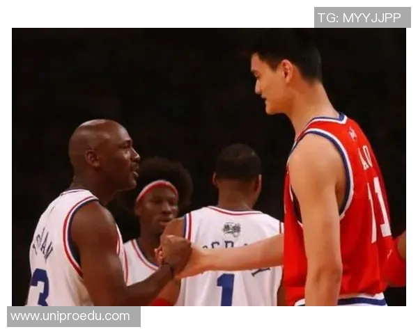 巨星偶遇姚明的瞬间引发的篮球传奇与友谊故事 巨星偶遇姚明的瞬间引发的篮球传奇与友谊故事