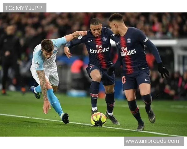 巴黎圣日耳曼豪取法甲胜利，领先优势进一步扩大