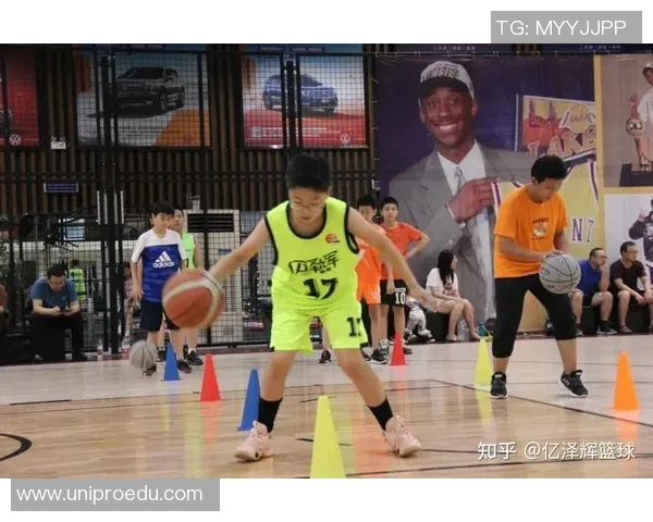 提升心理素质北京篮球队在赛场上的心态调整与应对策略探讨